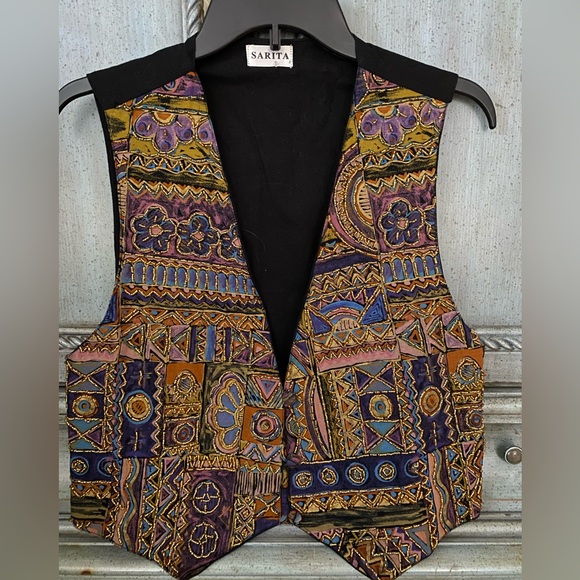 Vest with gold beading outlining fabric patterns (flowers, boxes, circles, etc) - Picture 1 of 7